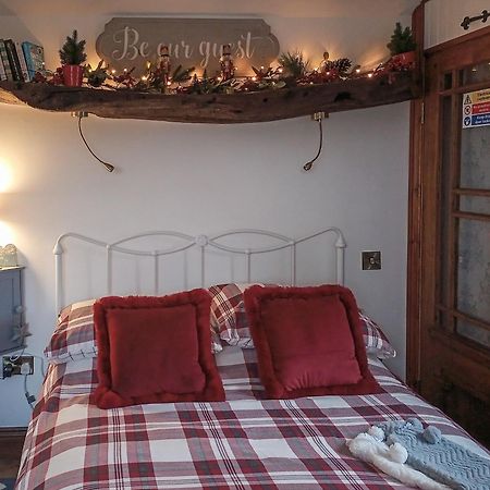 Little Pines Lodge Rushton Spencer Экстерьер фото