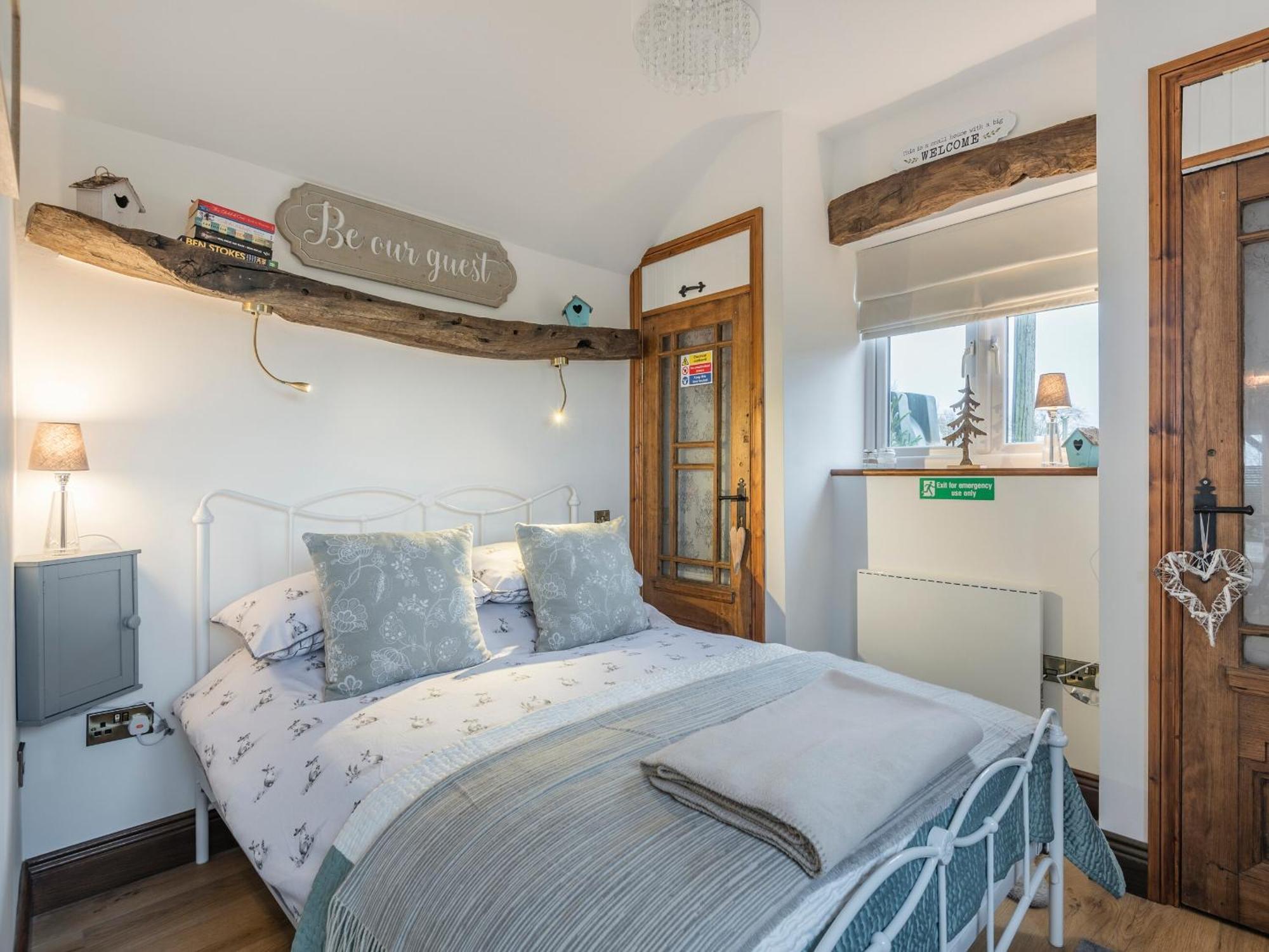Little Pines Lodge Rushton Spencer Экстерьер фото